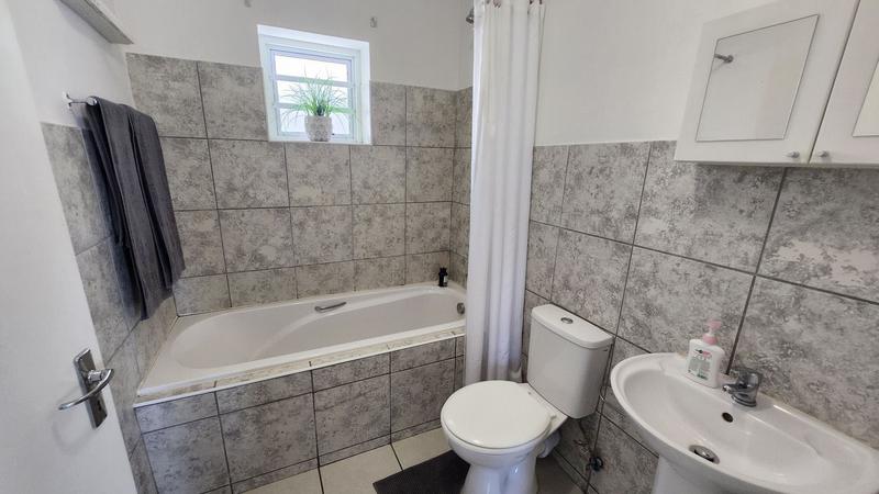 2 Bedroom Property for Sale in Glenhaven Western Cape
